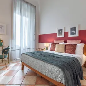 Wine Pinot Apartamento